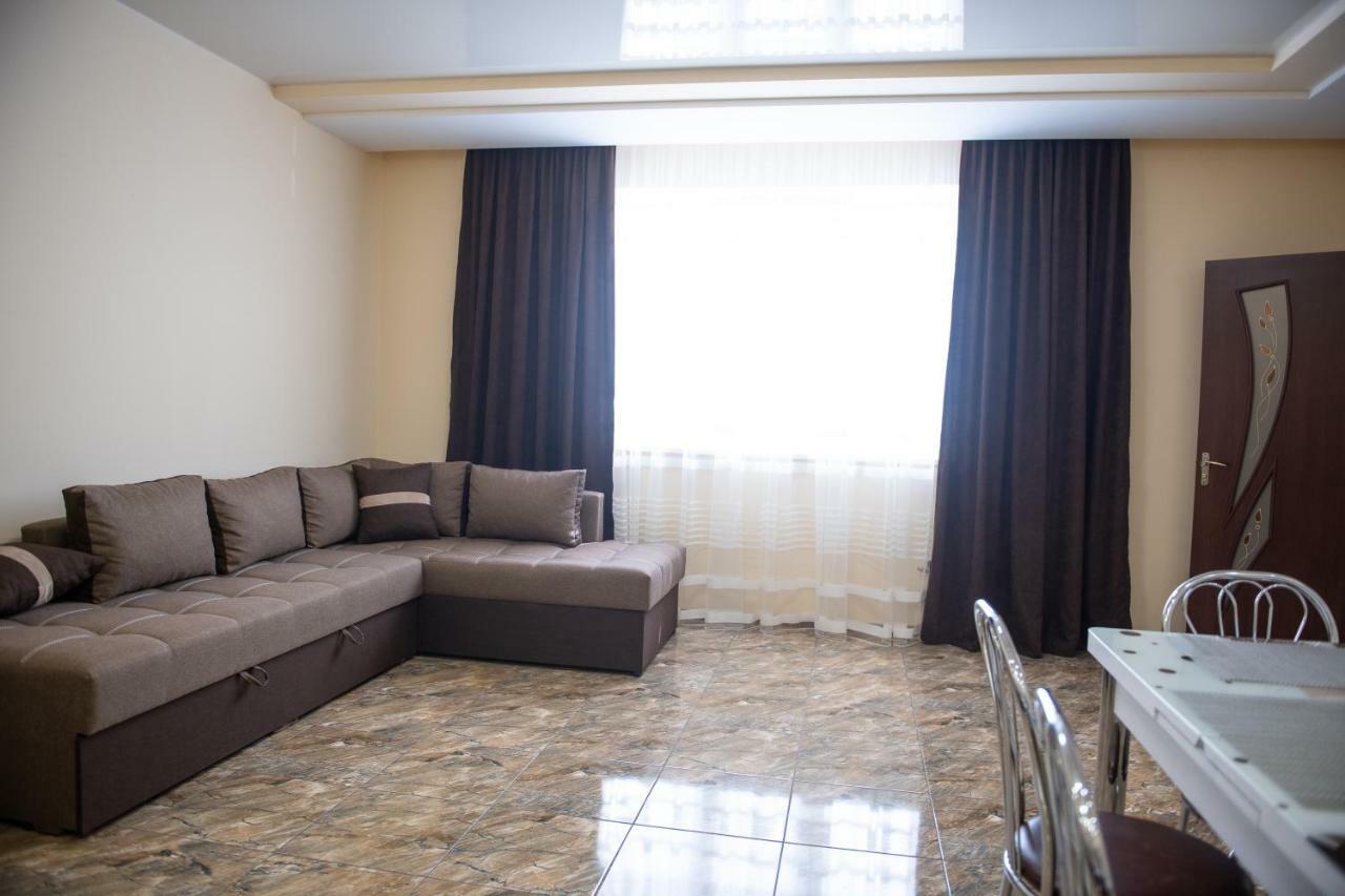 Apartment затишна оселя *