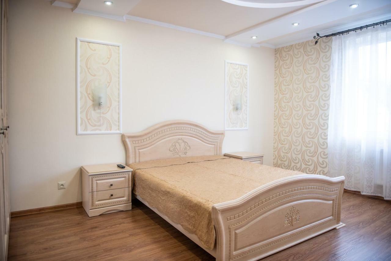 Apartment затишна оселя *